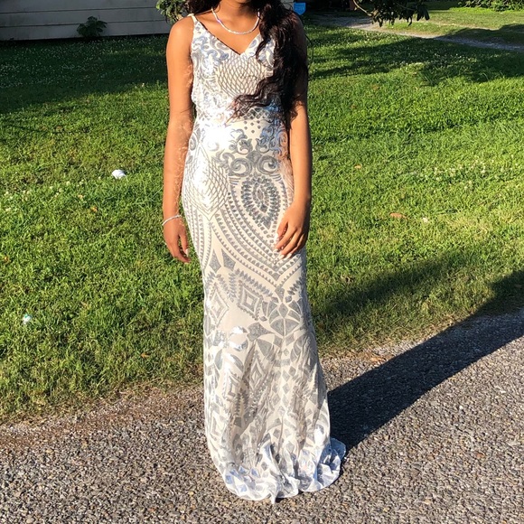 Prom/ Evening Dress Size XS/S Color : Silver - Picture 3 of 3